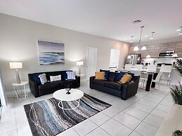 Balmoral Resort-195al 3 Bedroom Home by RedAwning