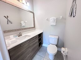 Balmoral Resort-195al 3 Bedroom Home by RedAwning