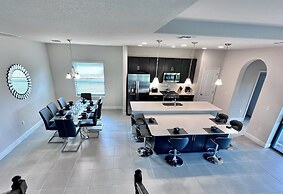 Balmoral Resort-194kb 6 Bedroom Home by RedAwning