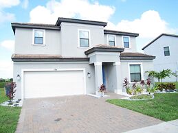 Balmoral Resort-194kb 6 Bedroom Home by RedAwning