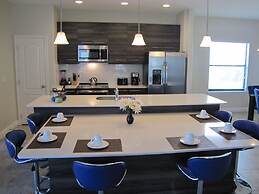 Balmoral Resort-194kb 6 Bedroom Home by RedAwning