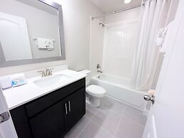 Balmoral Resort-194kb 6 Bedroom Home by RedAwning