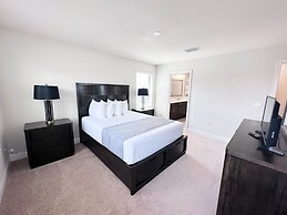 Balmoral Resort-194kb 6 Bedroom Home by RedAwning