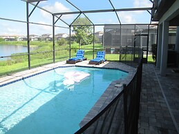 Balmoral Resort-194kb 6 Bedroom Home by RedAwning