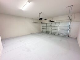 Balmoral Resort-200kb 6 Bedroom Home by RedAwning