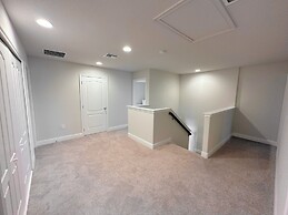 Balmoral Resort-200kb 6 Bedroom Home by RedAwning