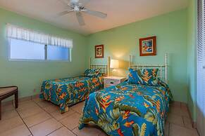 Menehune Shores #423 2 Bedroom Condo by RedAwning