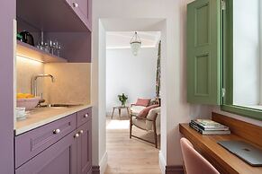 The Green House by Santiago de Alfama