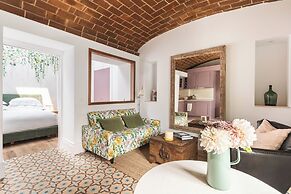 The Green House by Santiago de Alfama