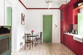 The Green House by Santiago de Alfama