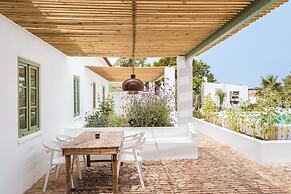 The Green House by Santiago de Alfama