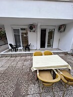 The Nar Suit & Apart