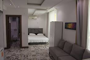 The Nar Suit & Apart