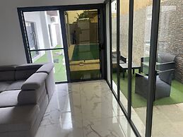 Tino Luxury House & Residence
