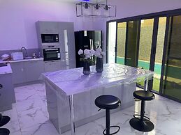 Tino Luxury House & Residence