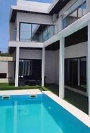 Tino Luxury House & Residence