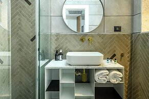 Turquoise Chic Dizengoff CTR by SeaNRent