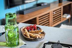 Turquoise Chic Dizengoff CTR by SeaNRent