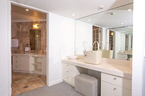 71 Hastings Street - Beachfront