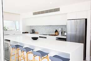 71 Hastings Street - Beachfront