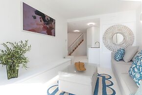 71 Hastings Street - Beachfront