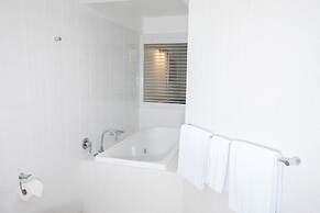 71 Hastings Street - Beachfront