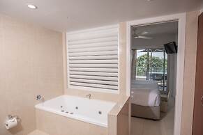 71 Hastings Street - Beachfront