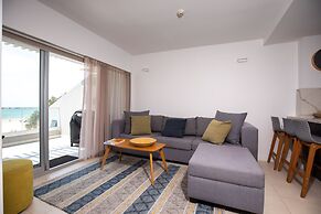 71 Hastings Street - Beachfront