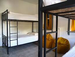 ESENIN 1 Hostel & Bar