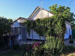 ESENIN 1 Hostel & Bar