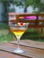 ESENIN 1 Hostel & Bar