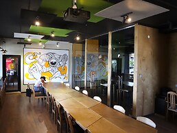 ESENIN 1 Hostel & Bar