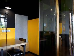 ESENIN 1 Hostel & Bar