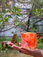 ESENIN 1 Hostel & Bar