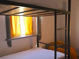 ESENIN 1 Hostel & Bar