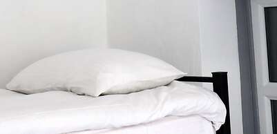 ESENIN 1 Hostel & Bar