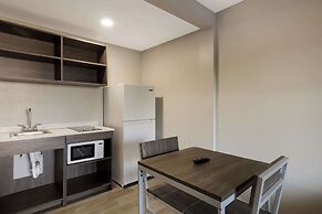 Suburban Studios Milwaukee Airport