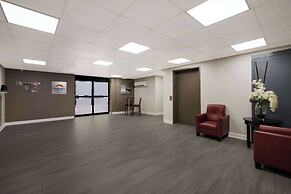 Suburban Studios Milwaukee Airport