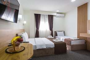 Rooftop Apartments & Rooms