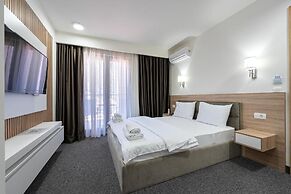 Rooftop Apartments & Rooms