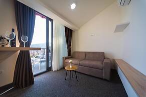 Rooftop Apartments & Rooms