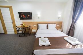 Rooftop Apartments & Rooms