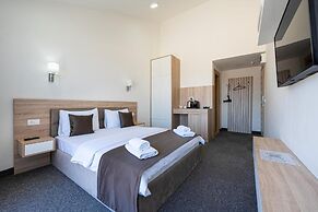 Rooftop Apartments & Rooms