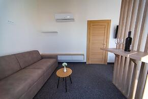 Rooftop Apartments & Rooms