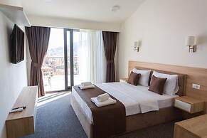 Rooftop Apartments & Rooms