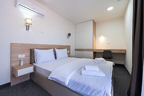 Rooftop Apartments & Rooms