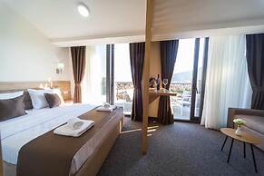 Rooftop Apartments & Rooms