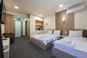 Rooftop Apartments & Rooms