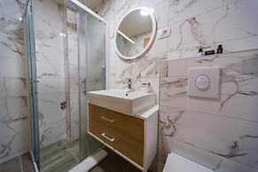 Rooftop Apartments & Rooms