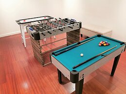 Comfy 4 Bedroms Corner House